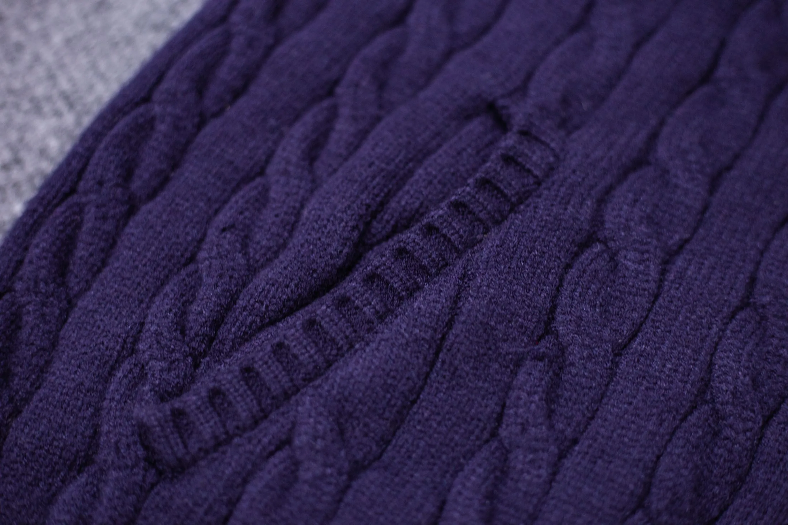 P300 Style No. D08) The top version on the market in 2025 Ralph Lauren #ootddailywear #Autumn and winter sweater #Knitted sweater outfit #ralph lauren sweater #Can be worn by both men and women [Star R] Finally waited until the Ralph men's twist sweater full zipper chest shirt is finally here! The most popular sweater with full zipper! Limited editions every year, there won’t be many models in the store! Ralph Lauren Men's Half-Zip Twist Sweater. The shape is really nice. It can be worn alone or as a jacket. It can be worn inside or outside, or it can be worn with a shirt inside ~ 100% pure cotton #Practical Wear. Color: Original white, navy blue, khaki, gray, size S to XL